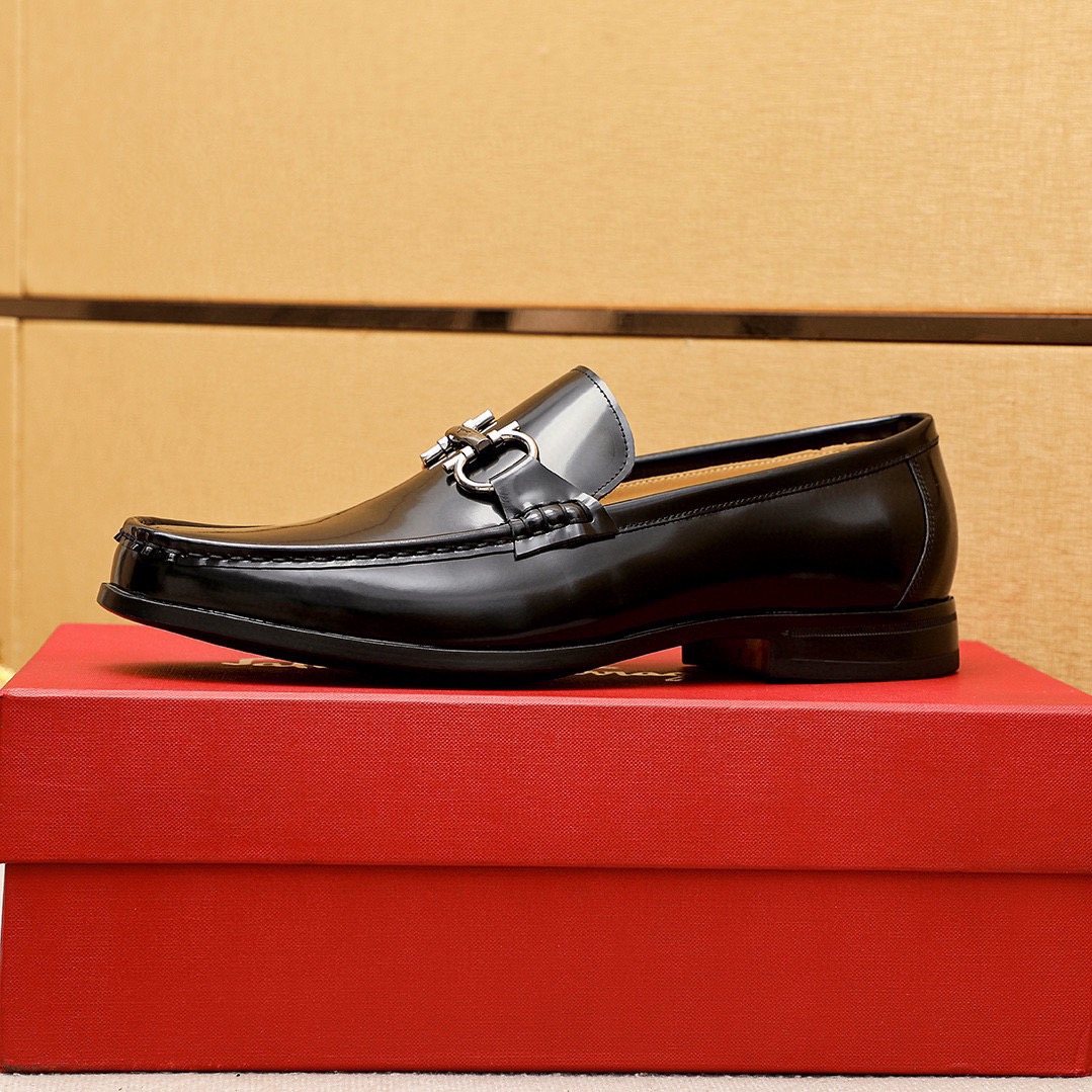 Ferragamo Men's Black Buckle Loafers - Black Polished Leather Upper