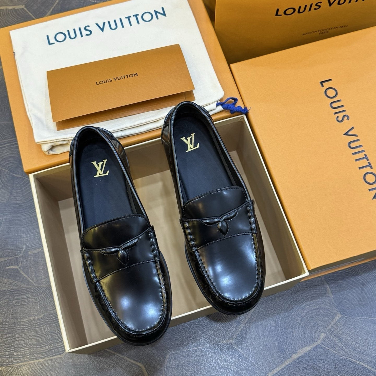 Louis Vuitton Men's Croisette Black Loafers