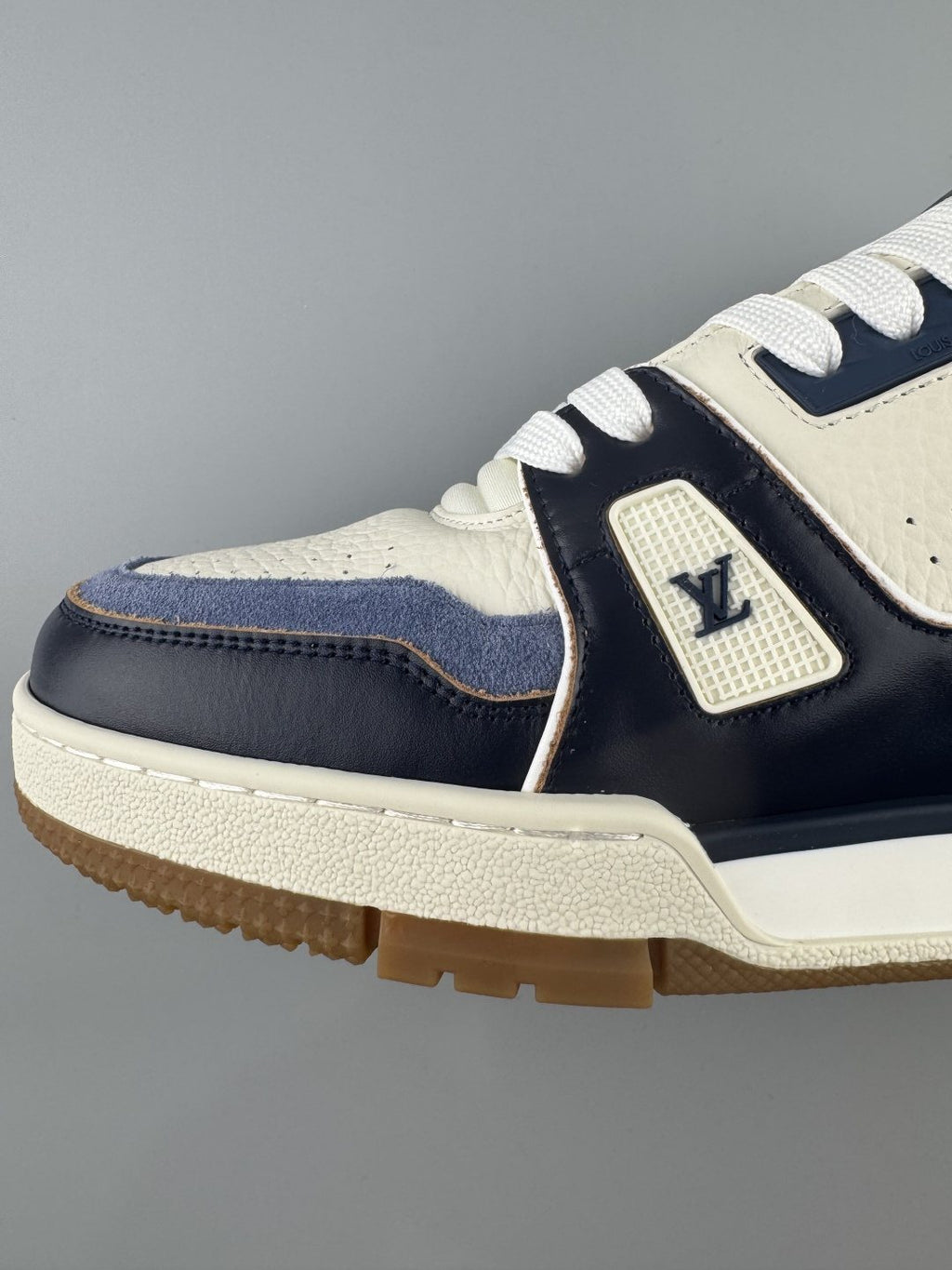 Louis Vuitton White & Navy Low-Top Sneakers