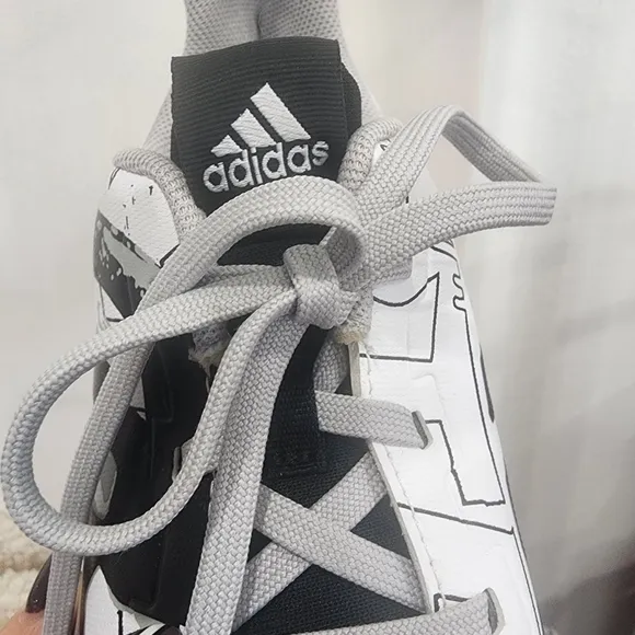 [ ADIDAS] boys STAR WARS WHITE&amp; BLACK SNEAKERS SIZE 2, NEVER WORN!!